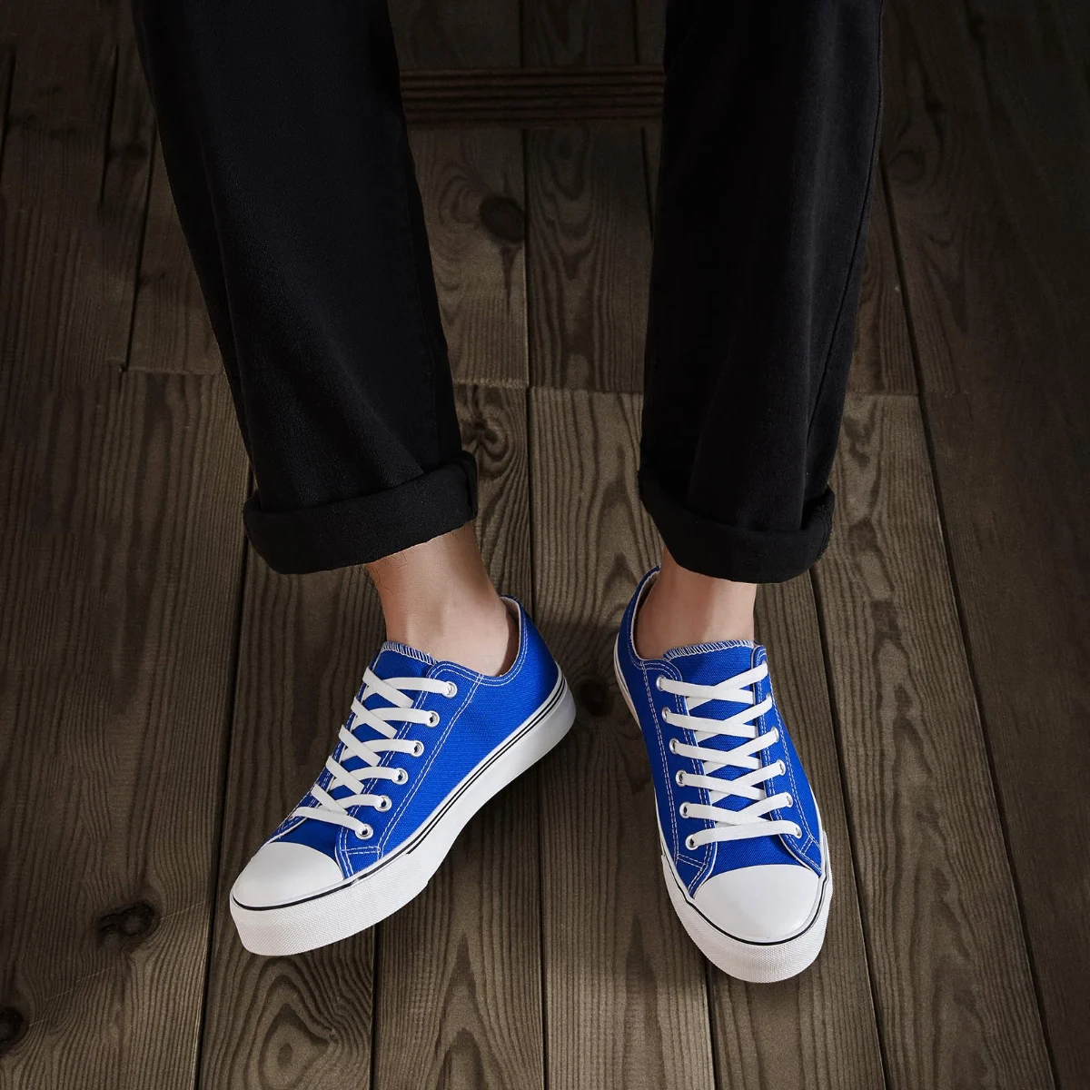 ZGR Men's Classic Low Top Canvas Sneaker in Blue, worn