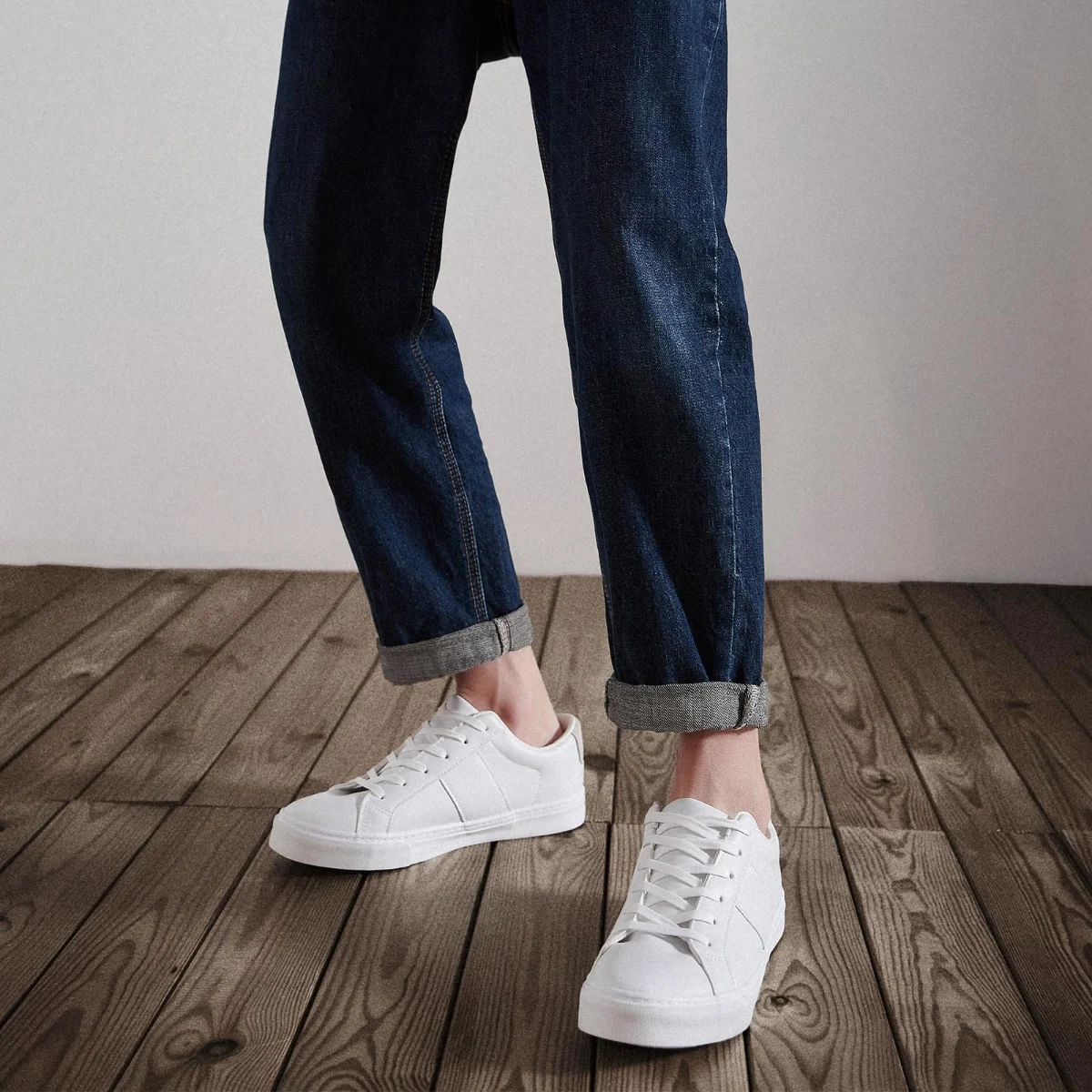 ZGR Men's White Leather-Look Sneaker in White, worn