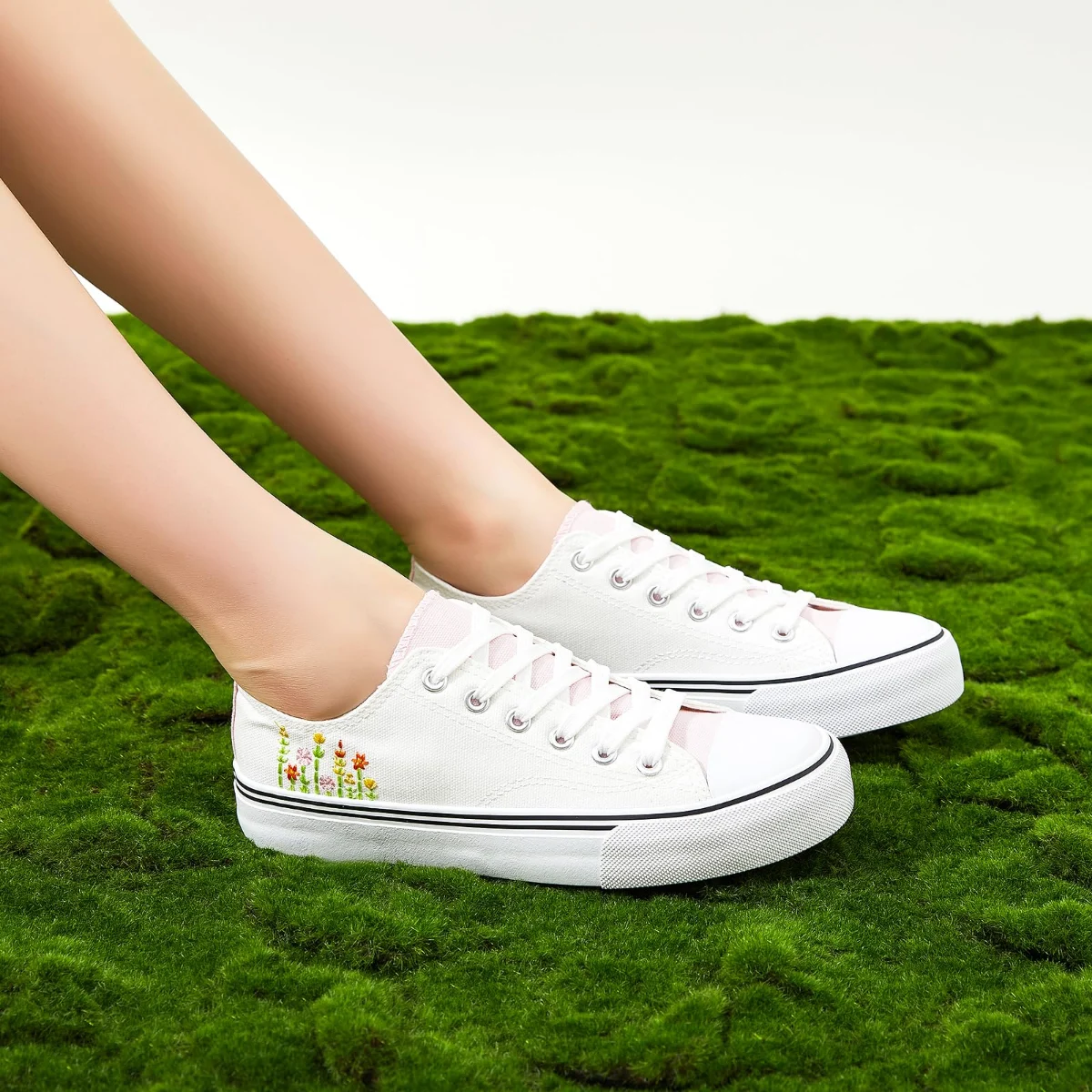 ZGR Padded Toe Low Top Canvas Sneaker in White Flower, worn